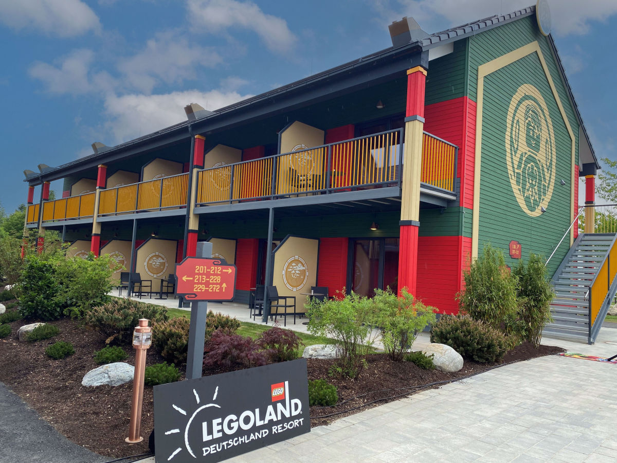 Schlafen wie die Ninjas im LEGOLAND Feriendorf – Neueröffnung: Das NINJAGO Quartier