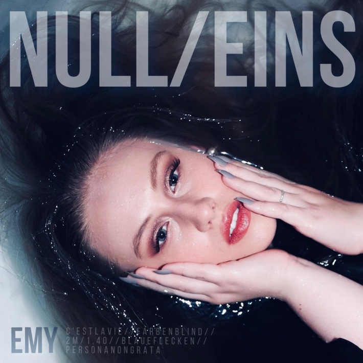 EMY veröffentlicht Debüt-EP „Null/Eins“ mit tiefgründiger Single „Persona non grata“