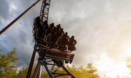 Der exklusive Blick hinter den Bauzaun: VEEJOY präsentiert die Serie zur neuen Achterbahn