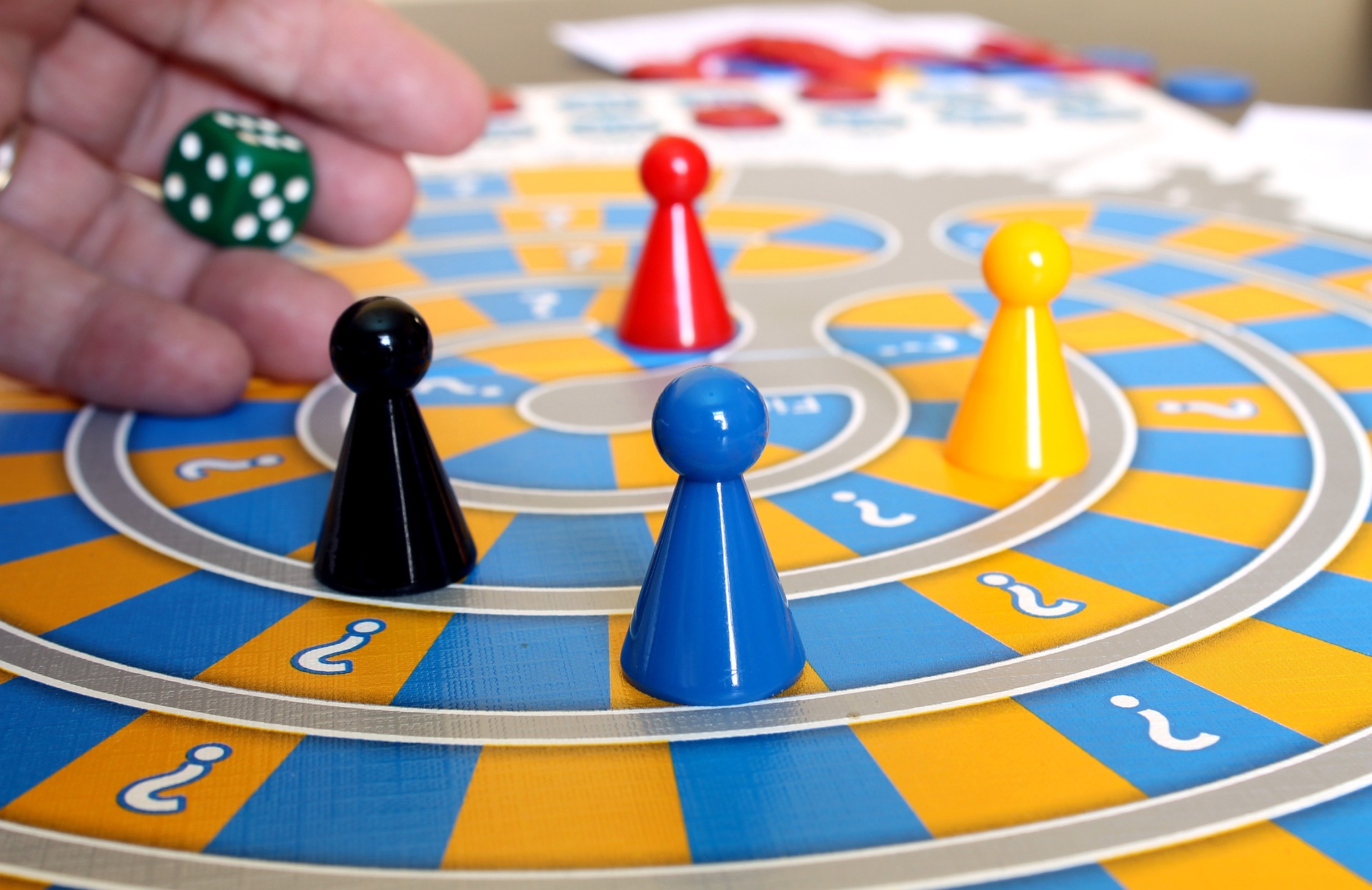Neue Brettspiele für gemütliche Herbstabende